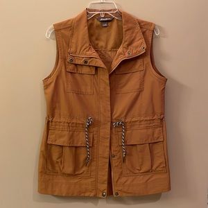 Women’s Eddie Bauer Cargo Vest, open front, w/ Zipper and Buttons, size M